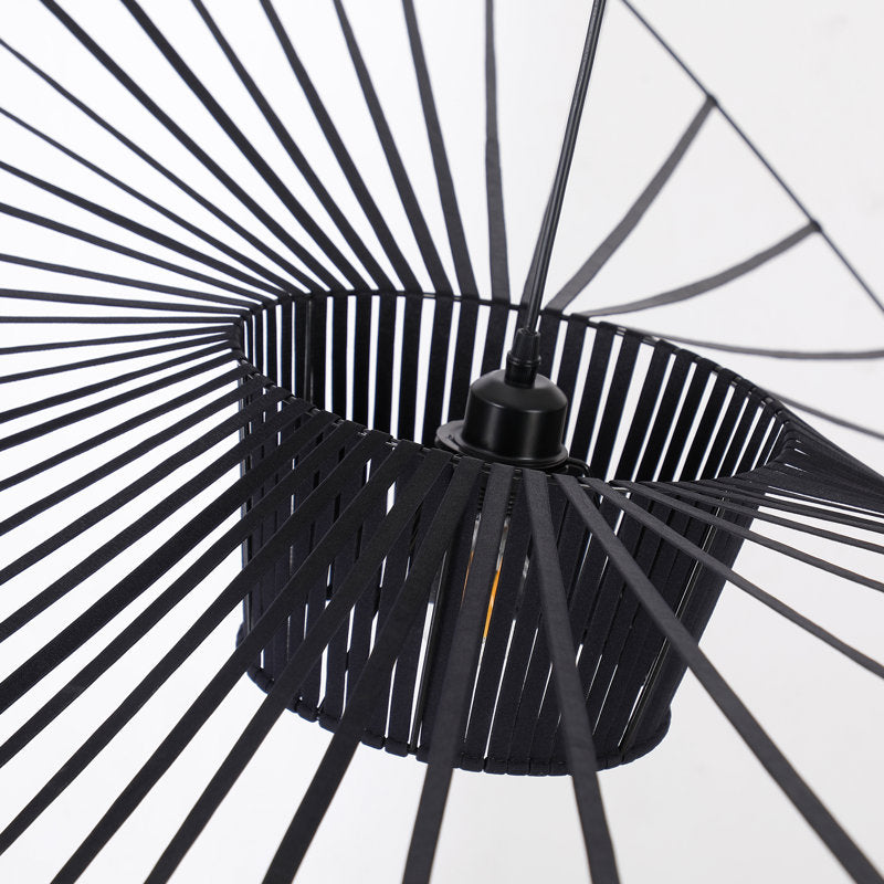 Lustre Vertigo à sangle géométrique de 78,8 pouces de large, noir