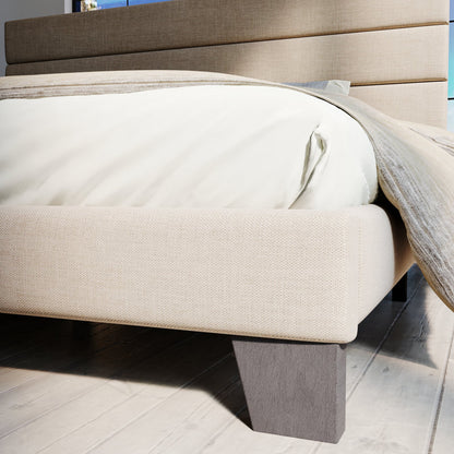 Lit plateforme Elison avec tête de lit rembourrée en tissu et sommier à lattes en bois, beige, taille King