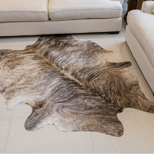 Chesson Handmade Cowhide Dark Brindle Area Rug  (5x7 ft)