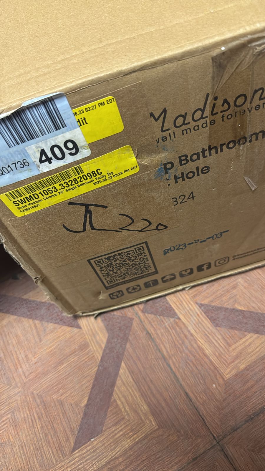 24-inch Ceramic Vanity Top with Swiss Madison Faucet Hole
